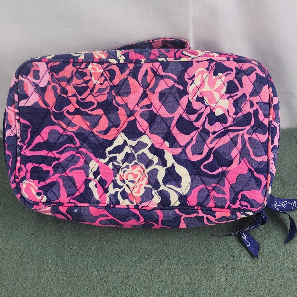 Vera Bradley Blush & Brush Makeup Case Katalina Pink - EUC - Picture 4 of 8